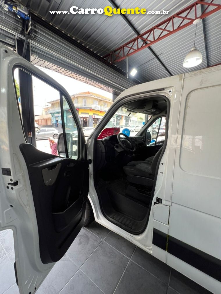 Renault MASTER 2.3 DCI DIESEL FURGÃO L1H1 3P MANUAL - Loja