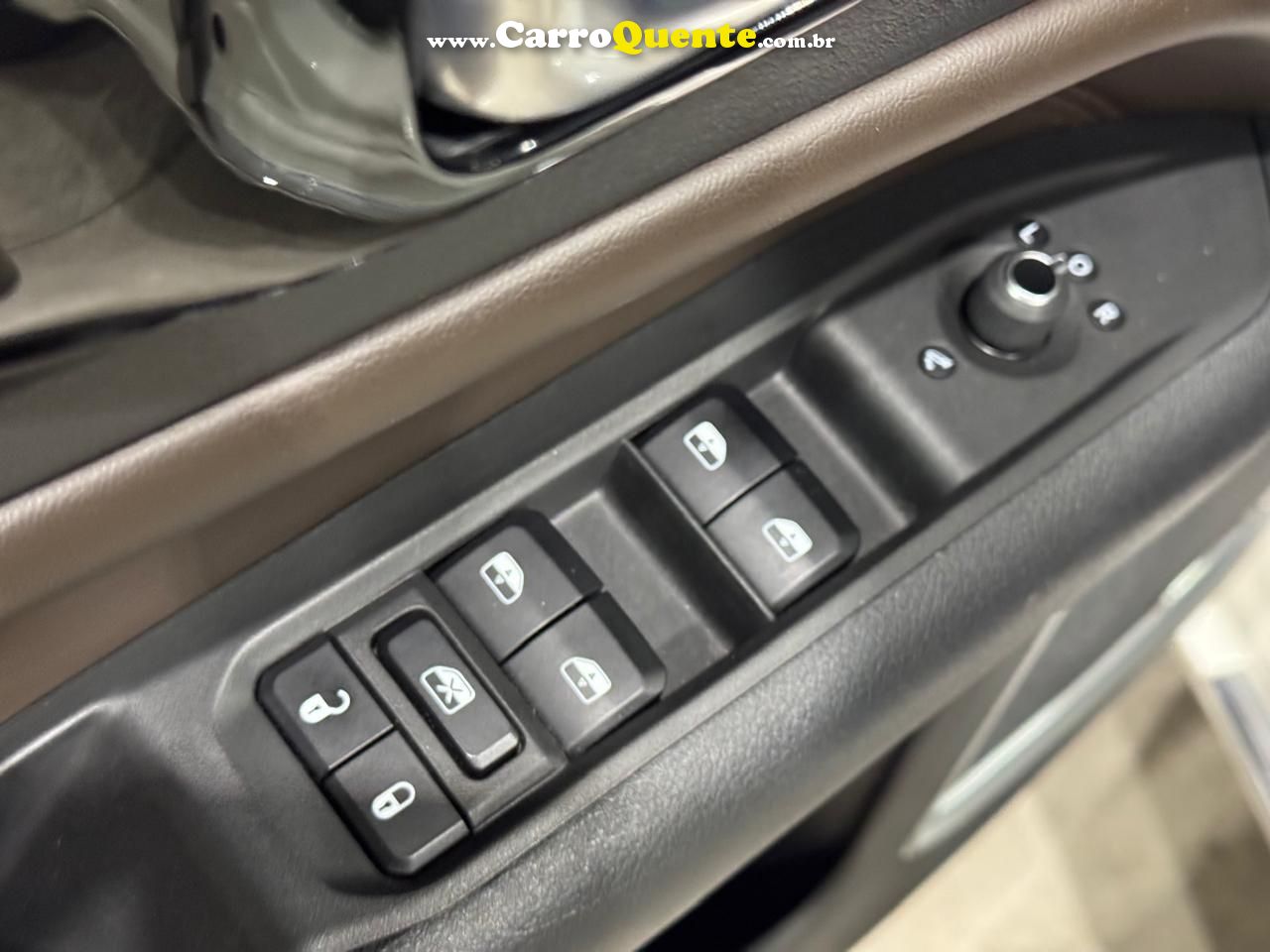 JEEP COMMANDER OVERLAND HURRICANE 2.0 4x4 2025 - Loja