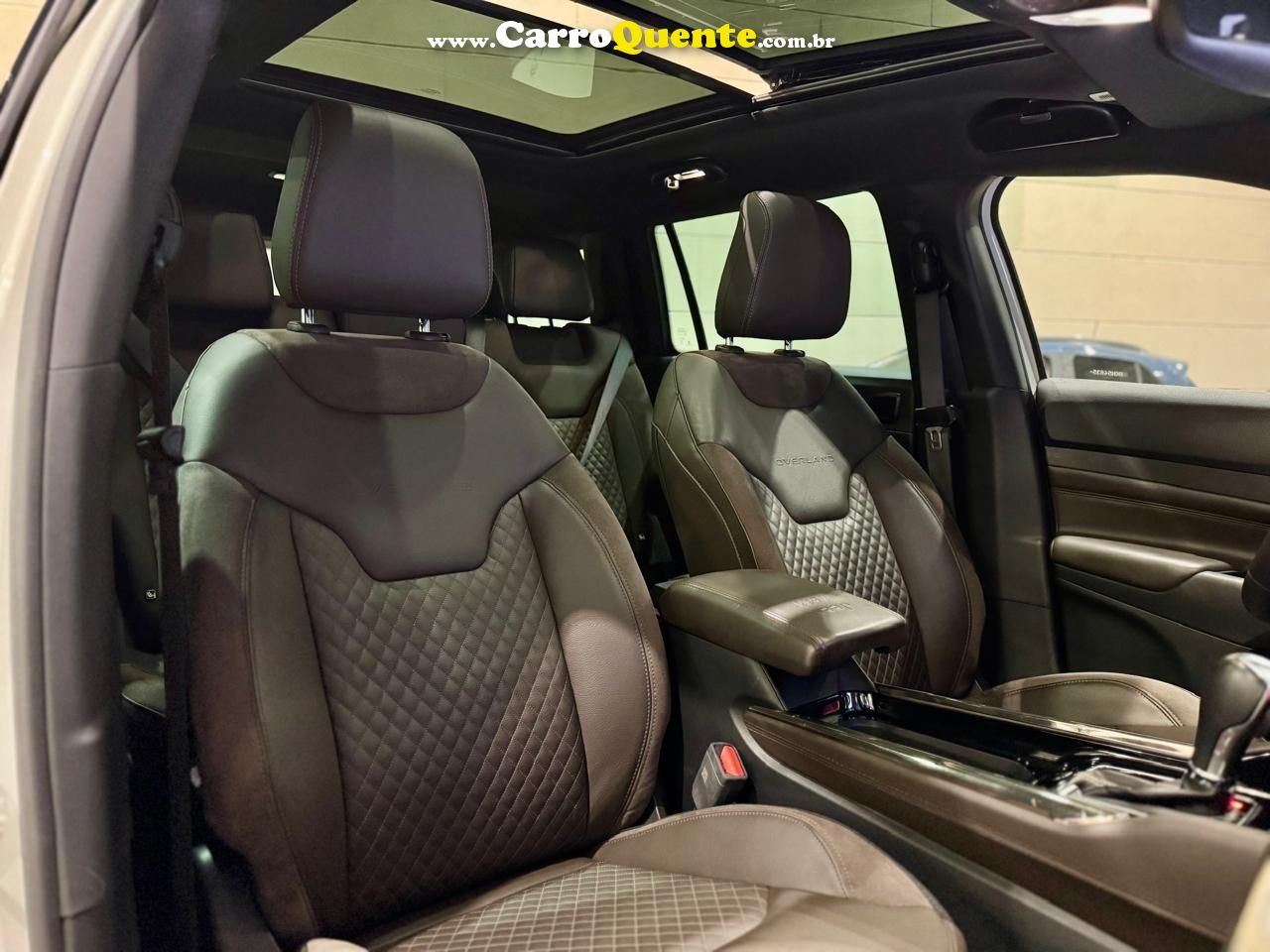 JEEP COMMANDER OVERLAND HURRICANE 2.0 4x4 2025 - Loja