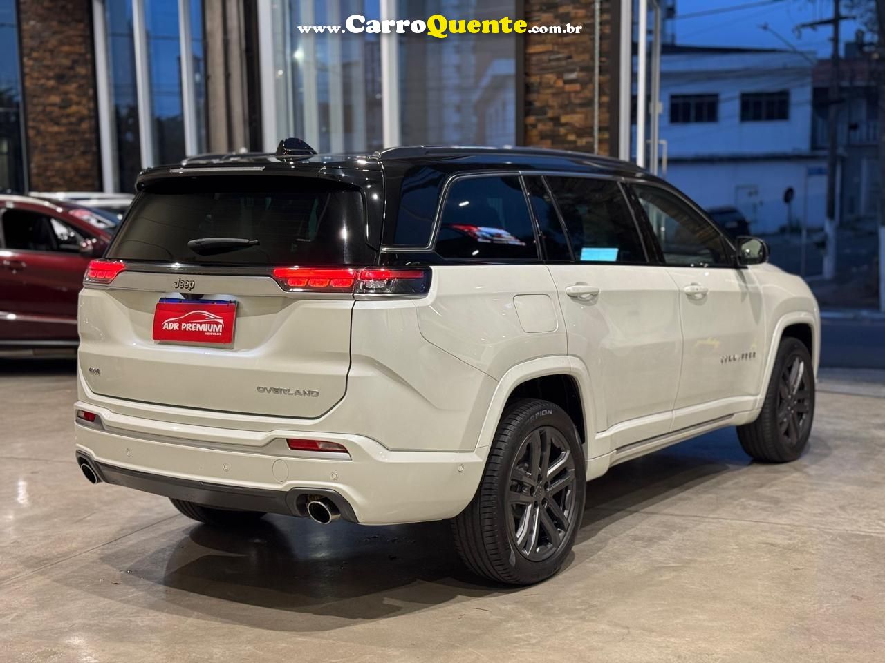 JEEP COMMANDER OVERLAND HURRICANE 2.0 4x4 2025 - Loja