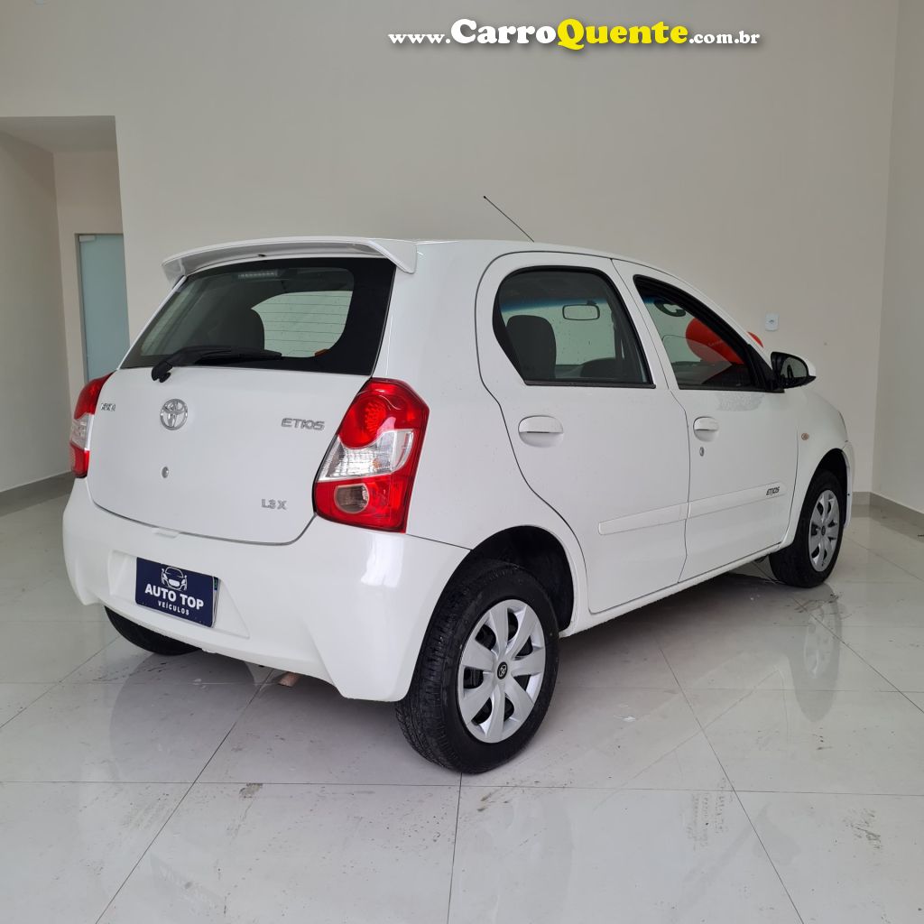 TOYOTA   ETIOS X 1.3 FLEX 16V 5P MEC.   BRANCO 2015 1.3 FLEX - Loja