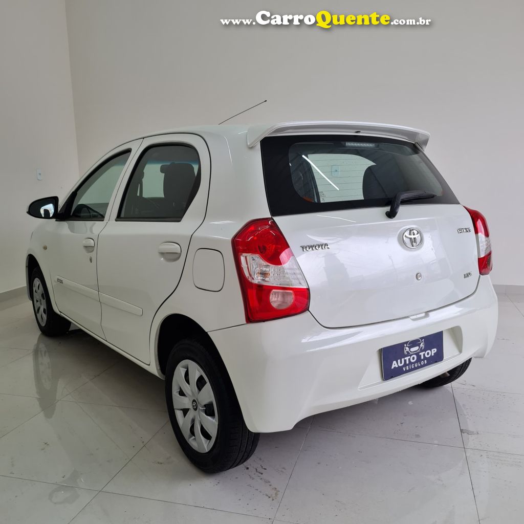 TOYOTA   ETIOS X 1.3 FLEX 16V 5P MEC.   BRANCO 2015 1.3 FLEX - Loja