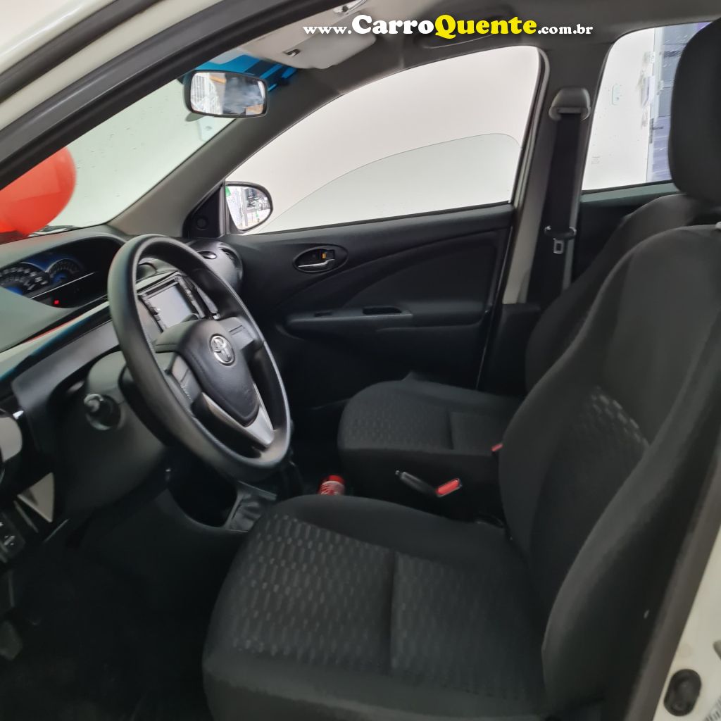 TOYOTA   ETIOS X 1.3 FLEX 16V 5P MEC.   BRANCO 2015 1.3 FLEX - Loja