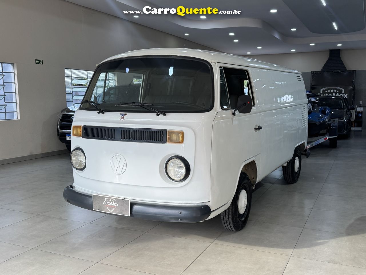 VOLKSWAGEN   KOMBI FURGÃO   BRANCO 1992 1.5 GASOLINA - Loja
