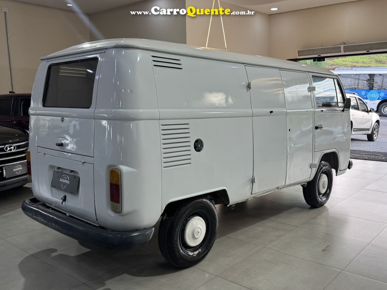 VOLKSWAGEN   KOMBI FURGÃO   BRANCO 1992 1.5 GASOLINA - Loja