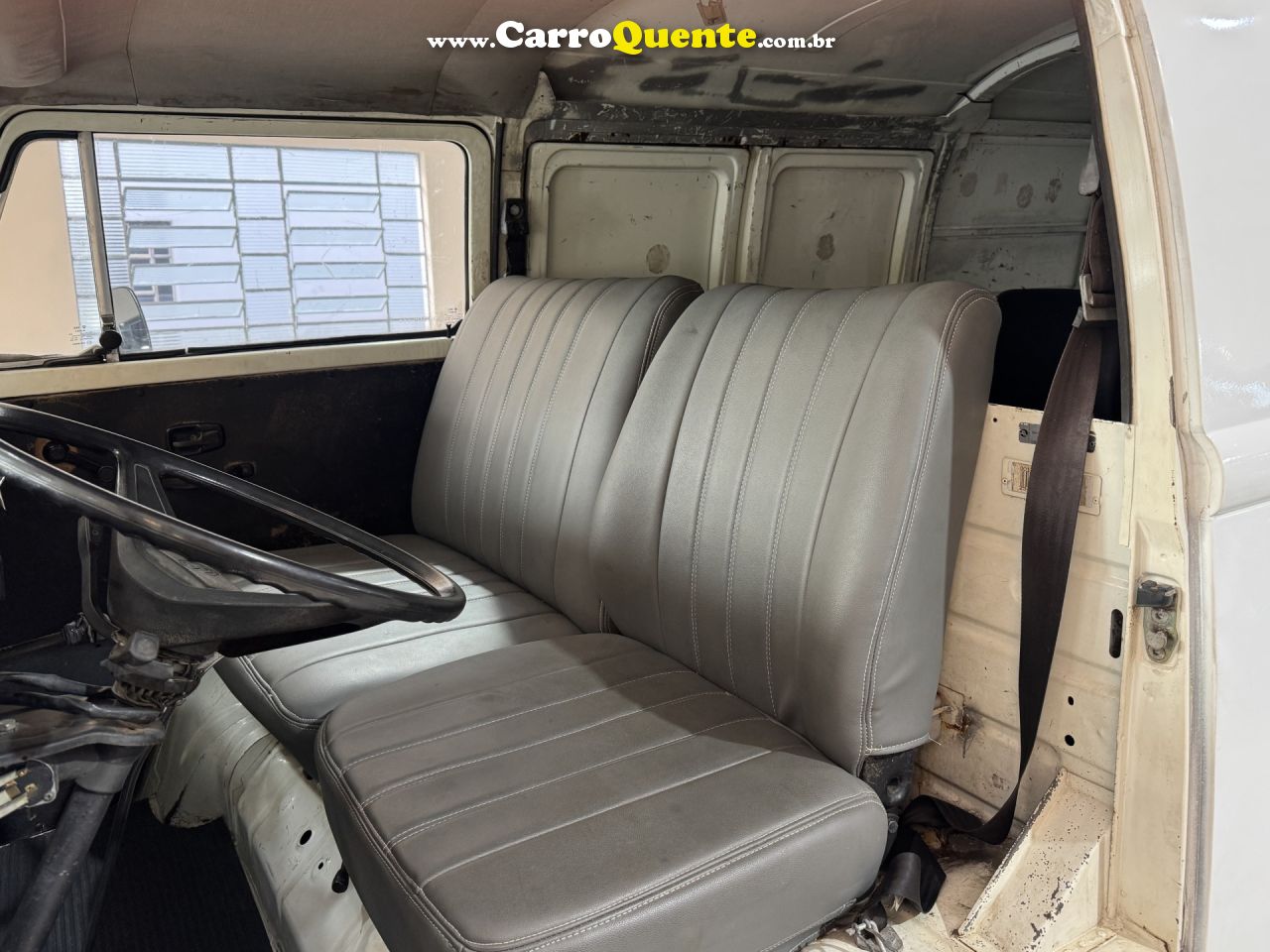 VOLKSWAGEN   KOMBI FURGÃO   BRANCO 1992 1.5 GASOLINA - Loja