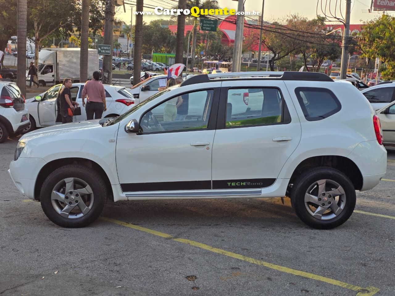 RENAULT   DUSTER DYNAMIQUE 2.0 FLEX 16V AUT.   BRANCO 2013 2.0 FLEX - Loja