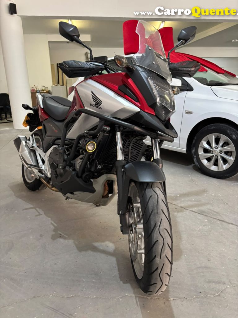 HONDA   NC 750X   VERMELHO 2018 750 GASOLINA - Loja