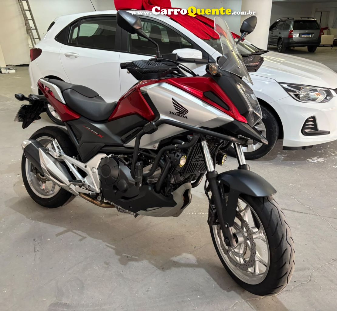 HONDA   NC 750X   VERMELHO 2018 750 GASOLINA - Loja