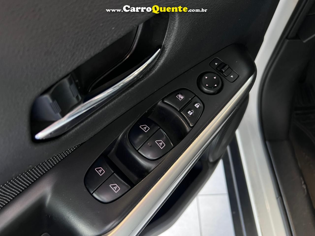 NISSAN KICKS 1.6 16V SV 2019 - Loja