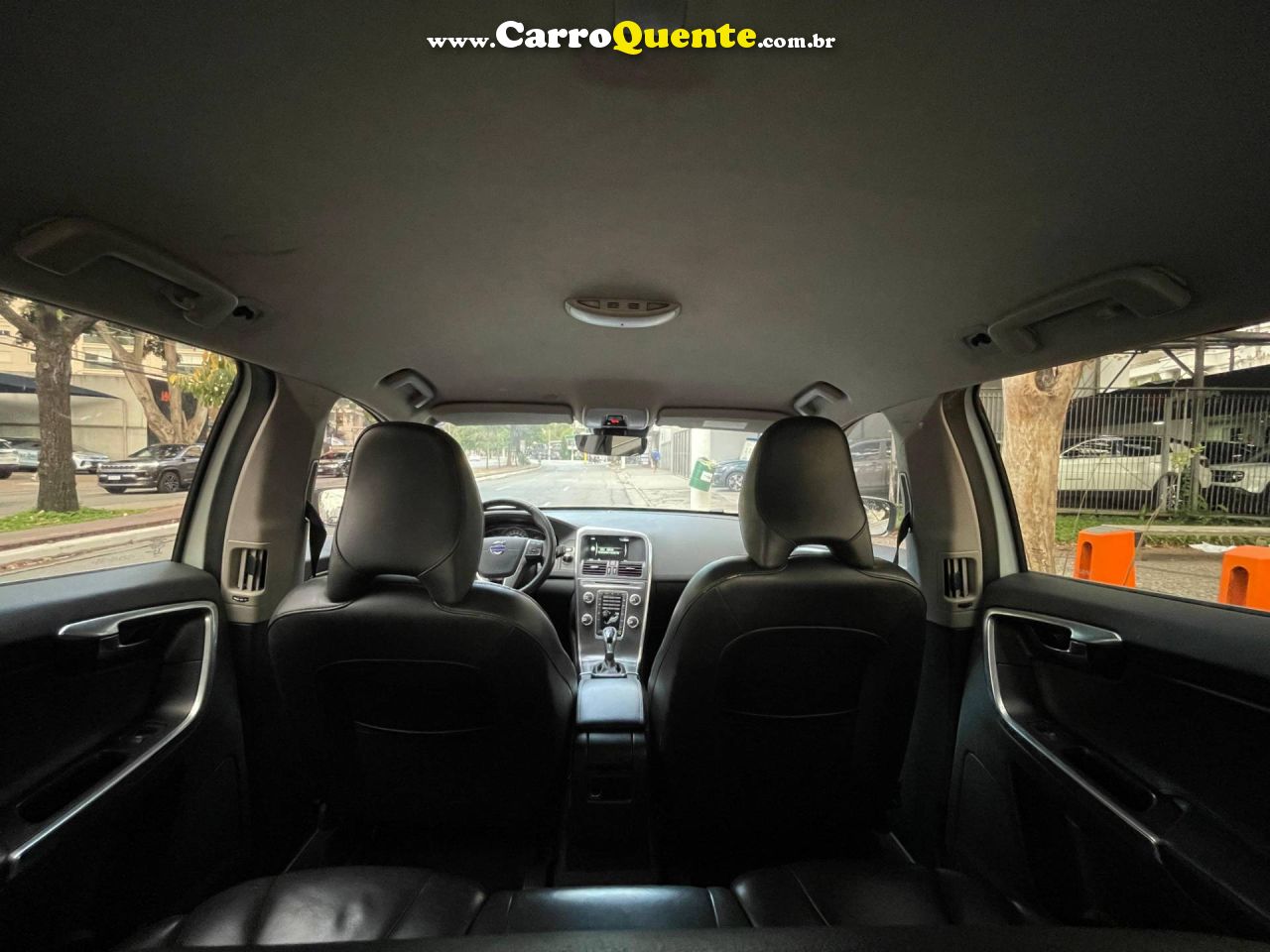 VOLVO XC60 2.0 T5 KINETIC 2016 - Loja