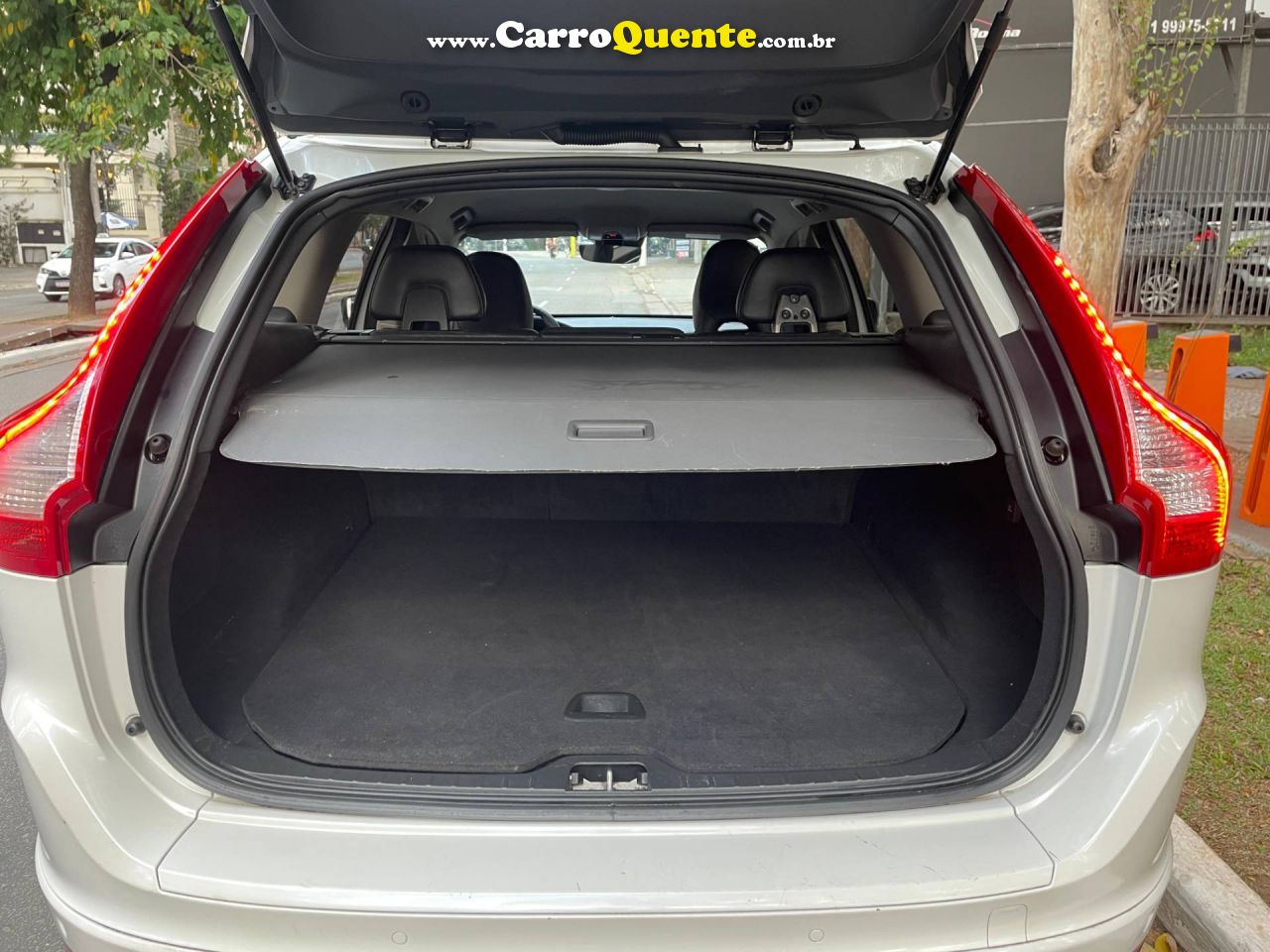 VOLVO XC60 2.0 T5 KINETIC 2016 - Loja