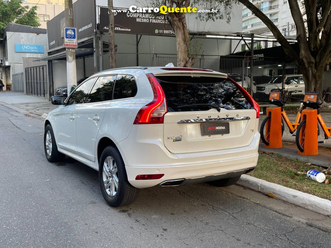 VOLVO XC60 2.0 T5 KINETIC 2016 - Loja