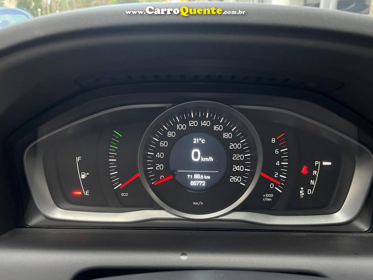 VOLVO XC60 2.0 T5 KINETIC 2016 - Loja