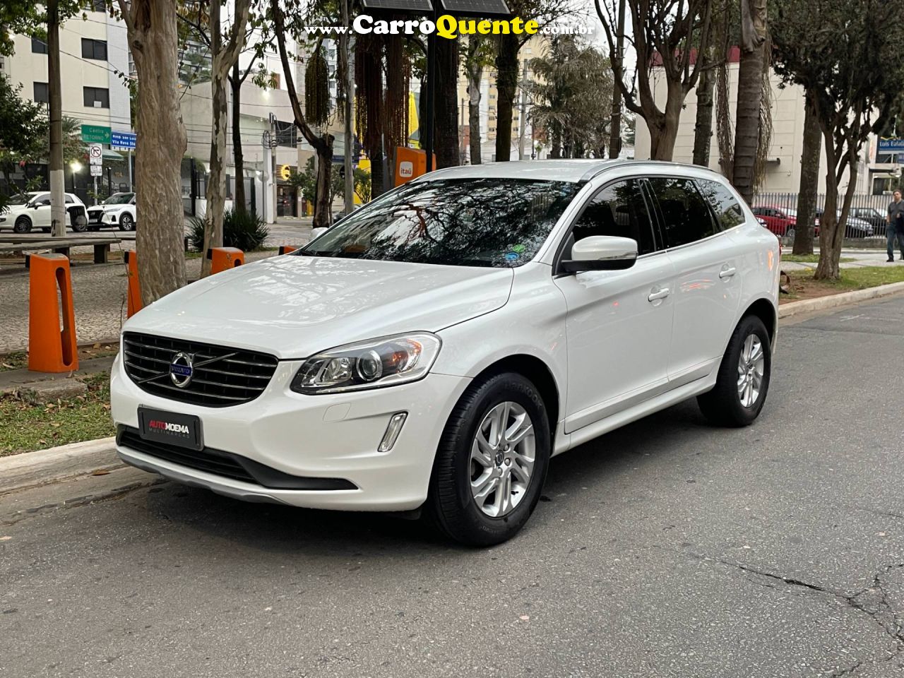 VOLVO XC60 2.0 T5 KINETIC 2016 - Loja