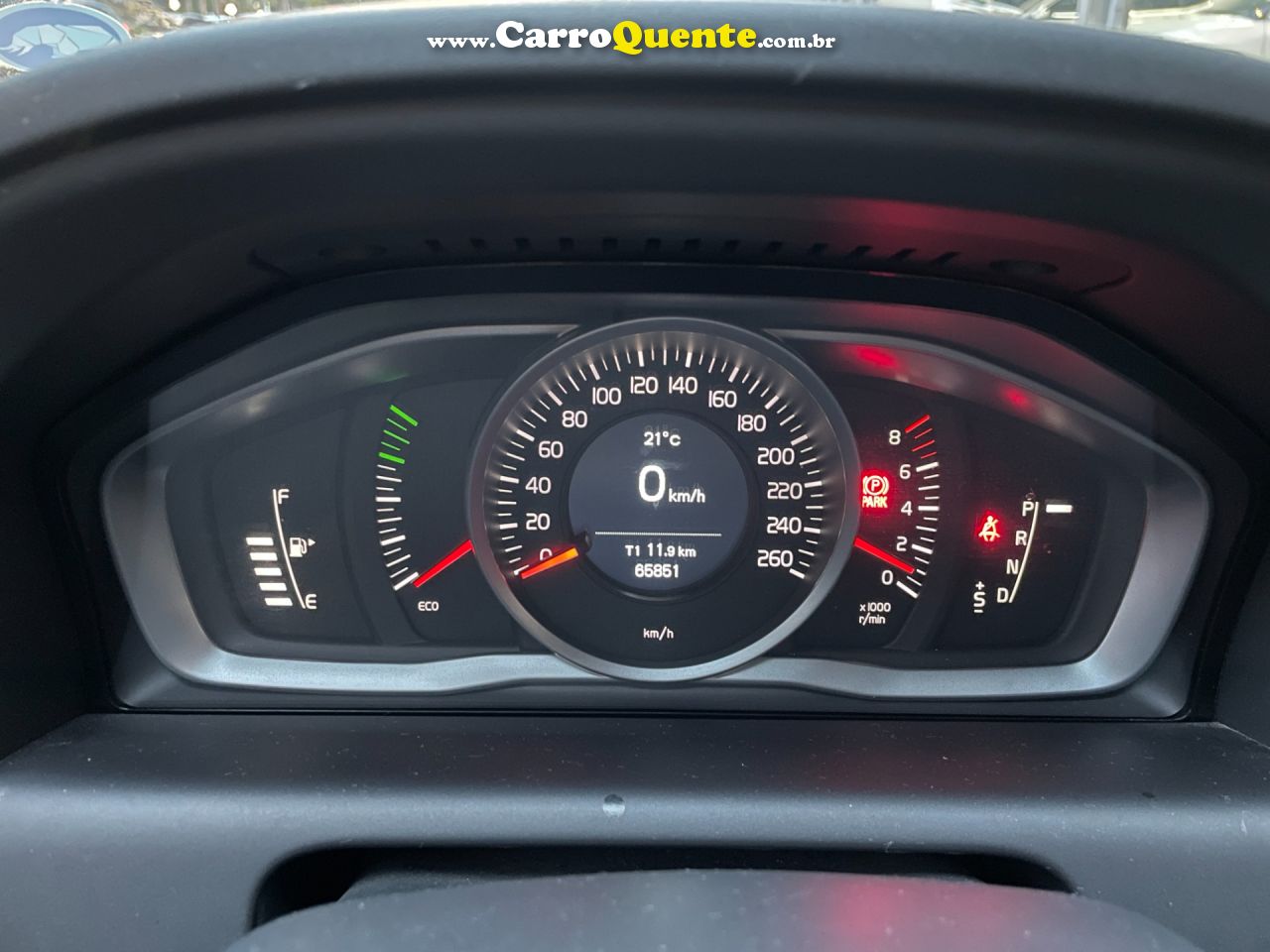 VOLVO XC60 2.0 T5 KINETIC 2016 - Loja