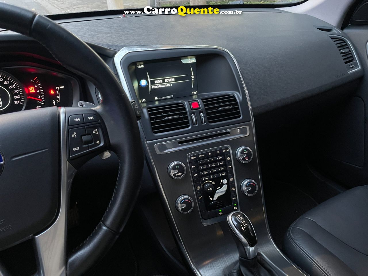 VOLVO XC60 2.0 T5 KINETIC 2016 - Loja