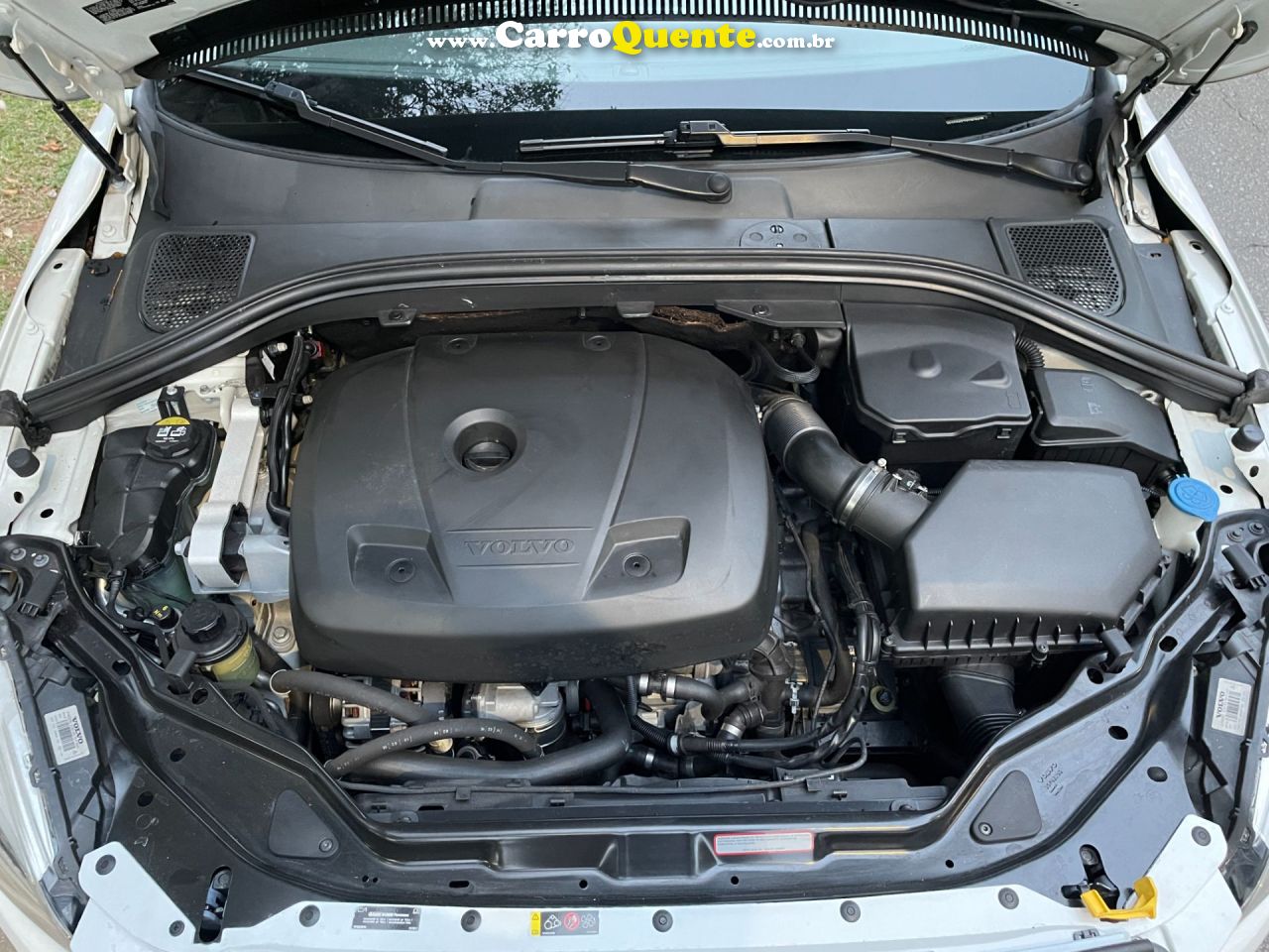 VOLVO XC60 2.0 T5 KINETIC 2016 - Loja