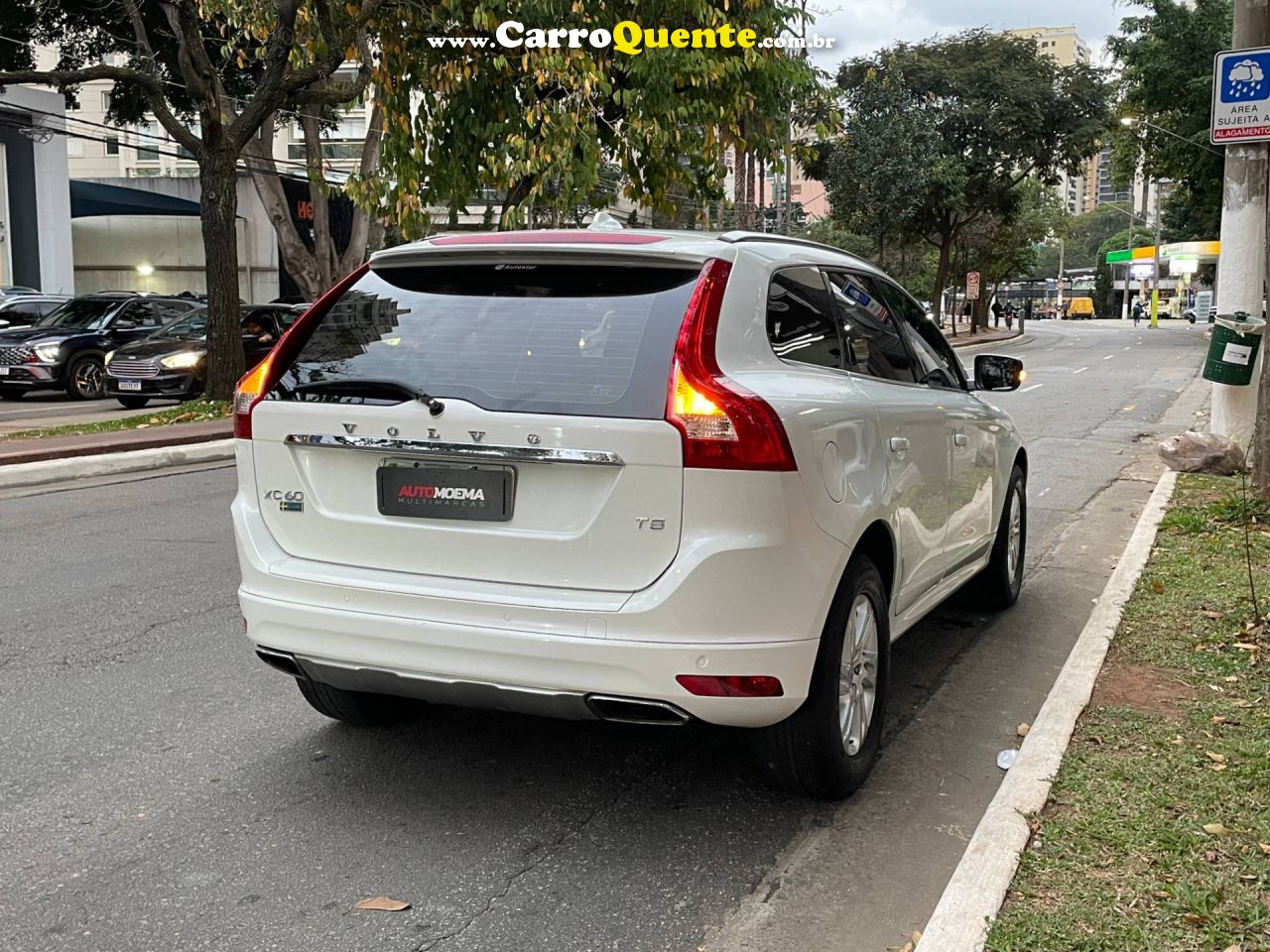 VOLVO XC60 2.0 T5 KINETIC 2016 - Loja