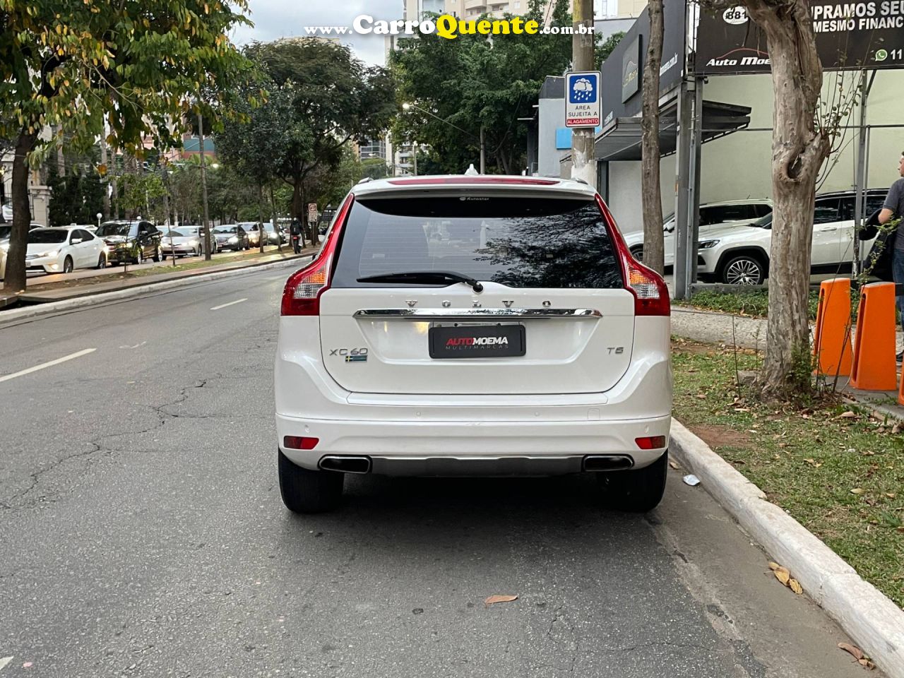 VOLVO XC60 2.0 T5 KINETIC 2016 - Loja