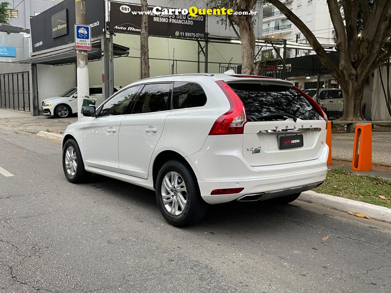 VOLVO XC60 2.0 T5 KINETIC 2016 - Loja