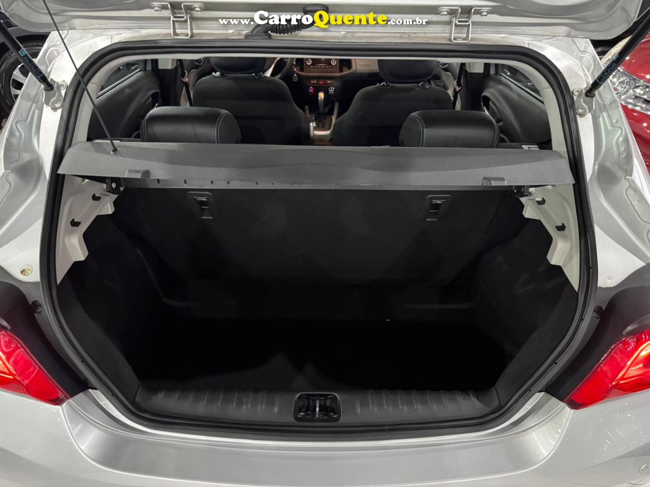 CHEVROLET ONIX 1.4 MPFI ADVANTAGE 8V 2019 - Loja