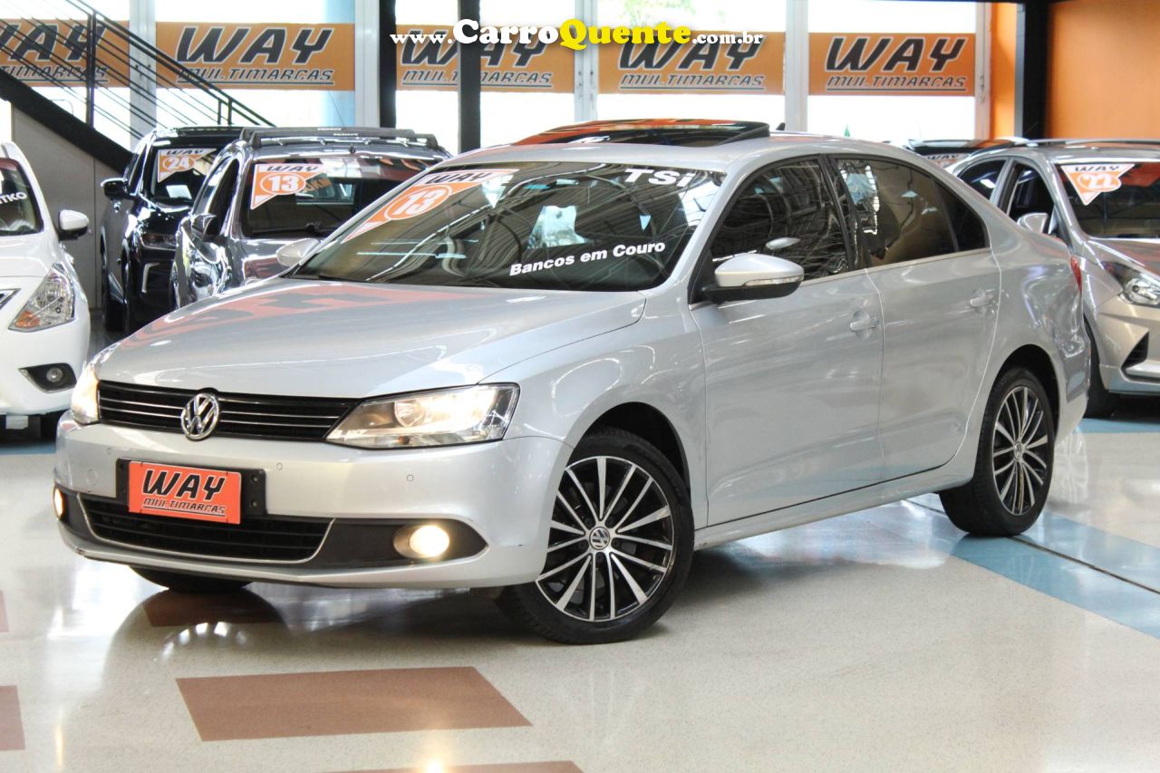VOLKSWAGEN JETTA 2.0 TSI HIGHLINE 211CV 2013 - Loja