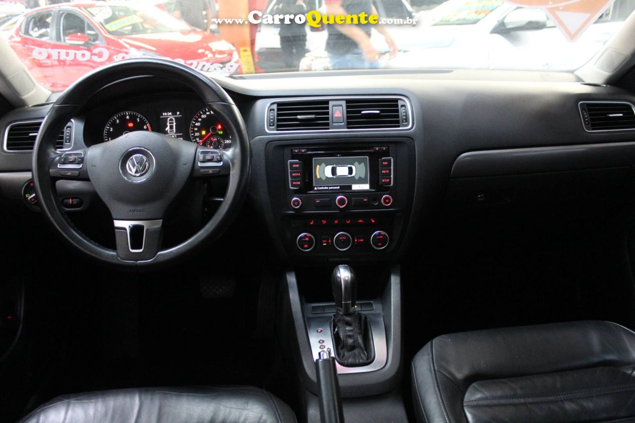 VOLKSWAGEN JETTA 2.0 TSI HIGHLINE 211CV 2013 - Loja