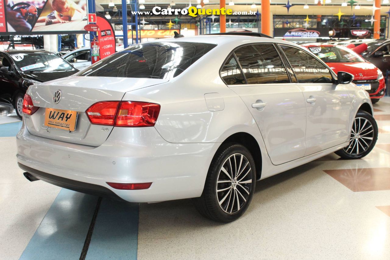 VOLKSWAGEN JETTA 2.0 TSI HIGHLINE 211CV 2013 - Loja