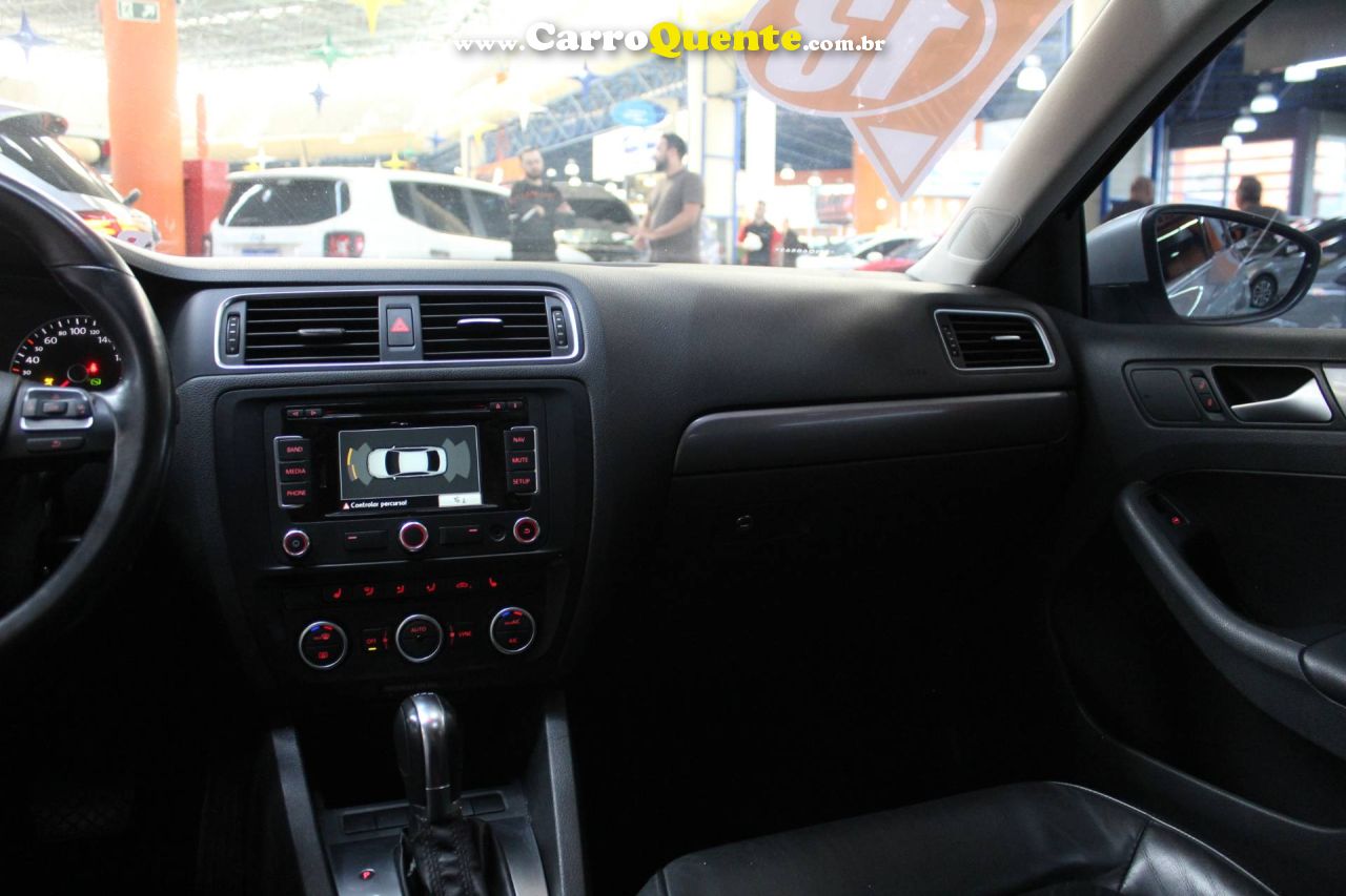 VOLKSWAGEN JETTA 2.0 TSI HIGHLINE 211CV 2013 - Loja