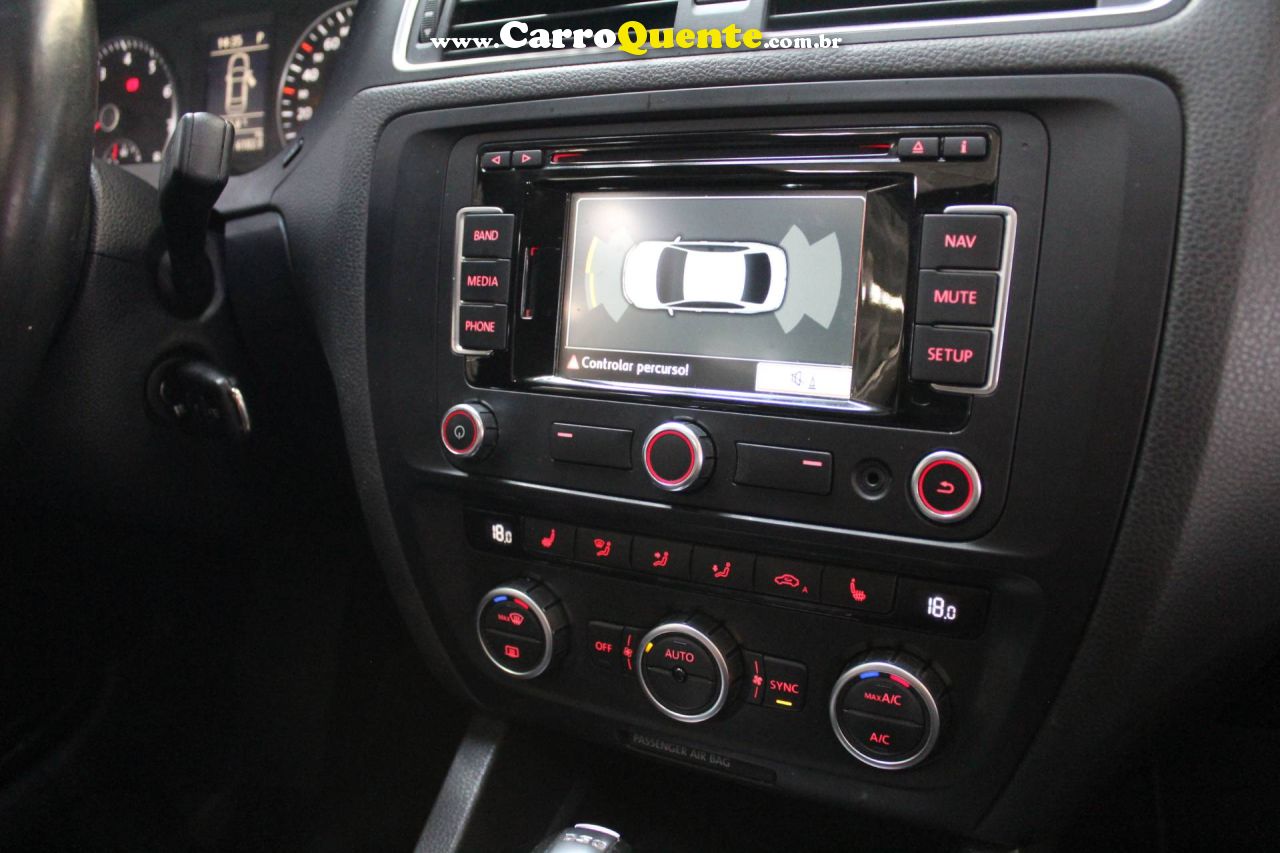 VOLKSWAGEN JETTA 2.0 TSI HIGHLINE 211CV 2013 - Loja