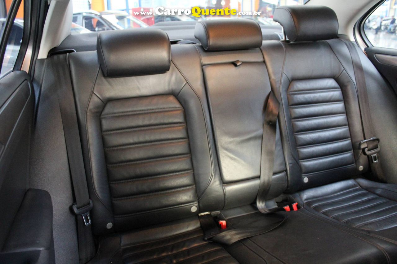 VOLKSWAGEN JETTA 2.0 TSI HIGHLINE 211CV 2013 - Loja