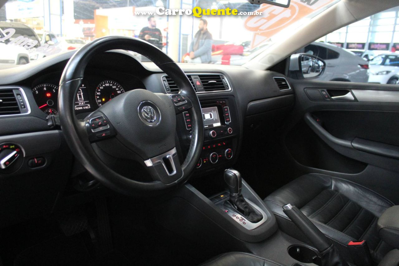 VOLKSWAGEN JETTA 2.0 TSI HIGHLINE 211CV 2013 - Loja