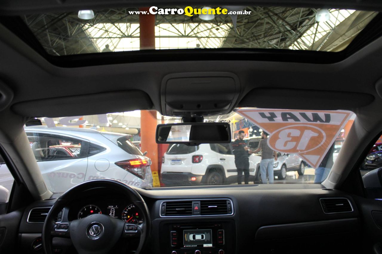 VOLKSWAGEN JETTA 2.0 TSI HIGHLINE 211CV 2013 - Loja