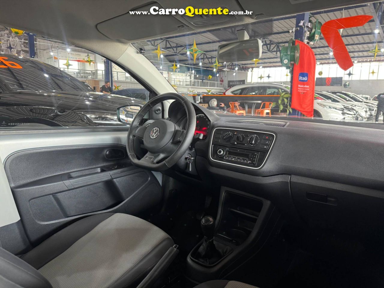 VOLKSWAGEN UP 1.0 MPI TAKE UP 12V 2017 - Loja