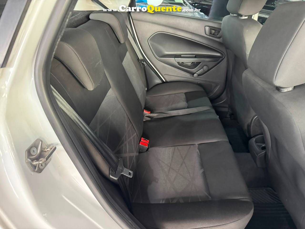 FORD FIESTA 1.5 S HATCH 16V 2015 - Loja
