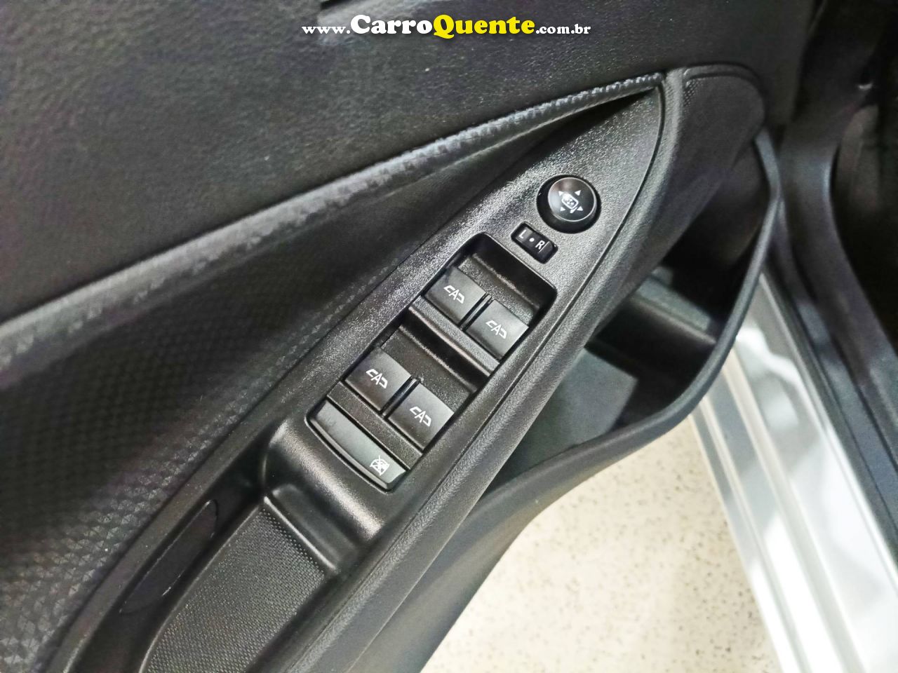 CHEVROLET ONIX 1.0 PLUS LT 2023 - Loja