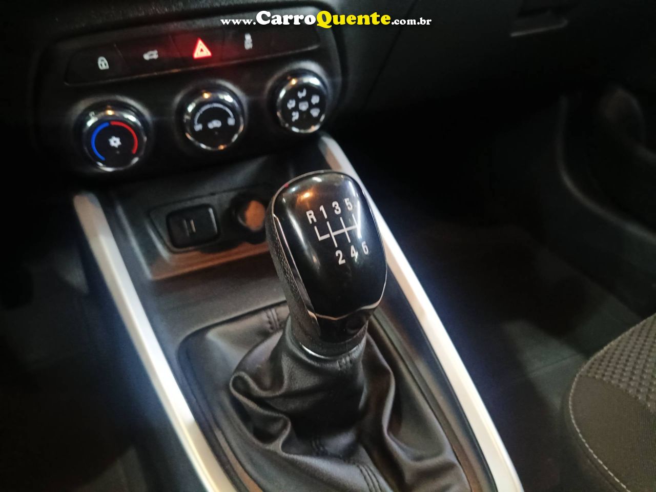 CHEVROLET ONIX 1.0 PLUS LT 2023 - Loja