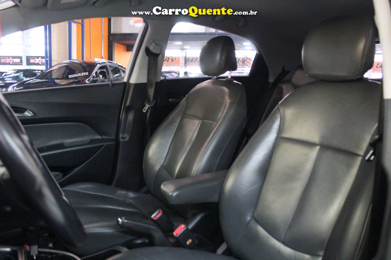 HYUNDAI HB20X 1.6 16V PREMIUM 2014 - Loja