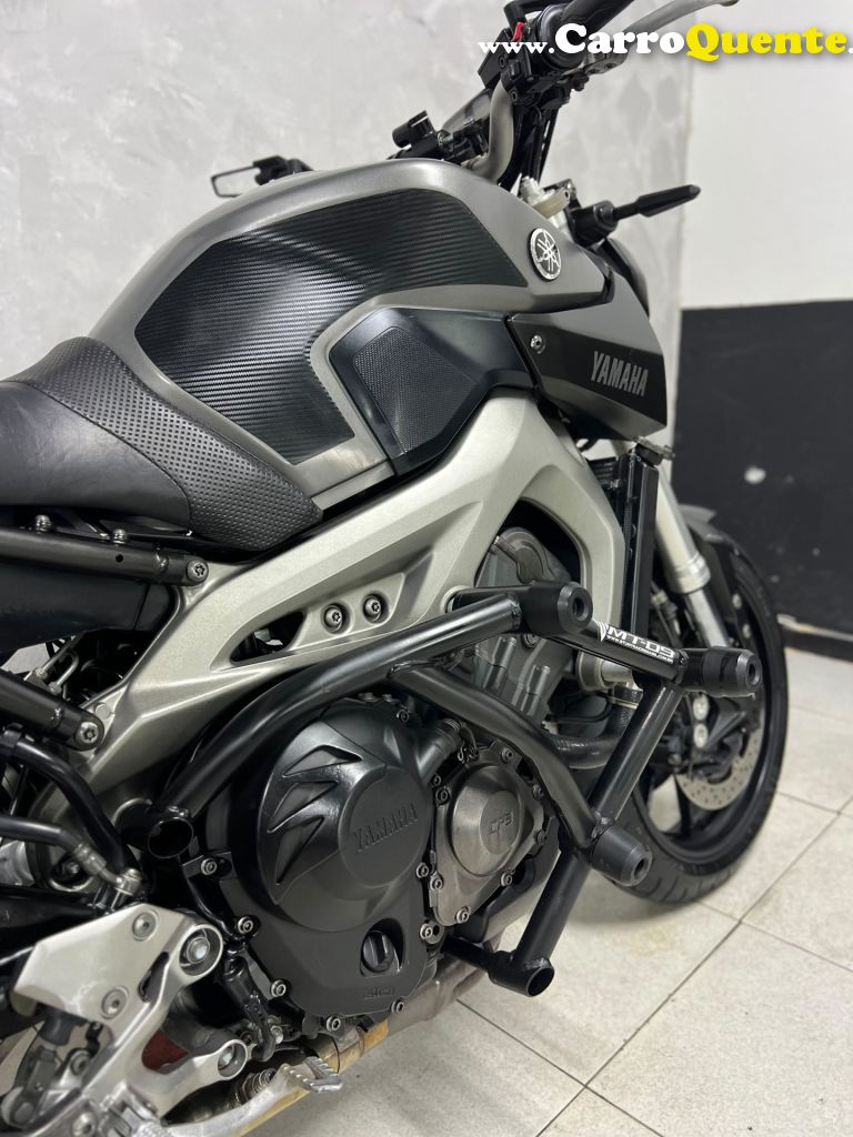 YAMAHA    MT09 ABS   CINZA 2015 847 GASOLINA - Loja