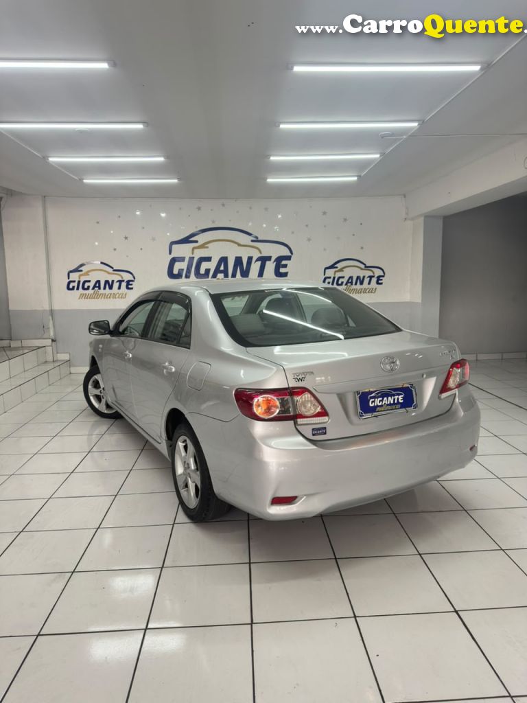 TOYOTA   COROLLA GLI 1.8 FLEX 16V  AUT.   PRATA 2014 1.8 FLEX - Loja