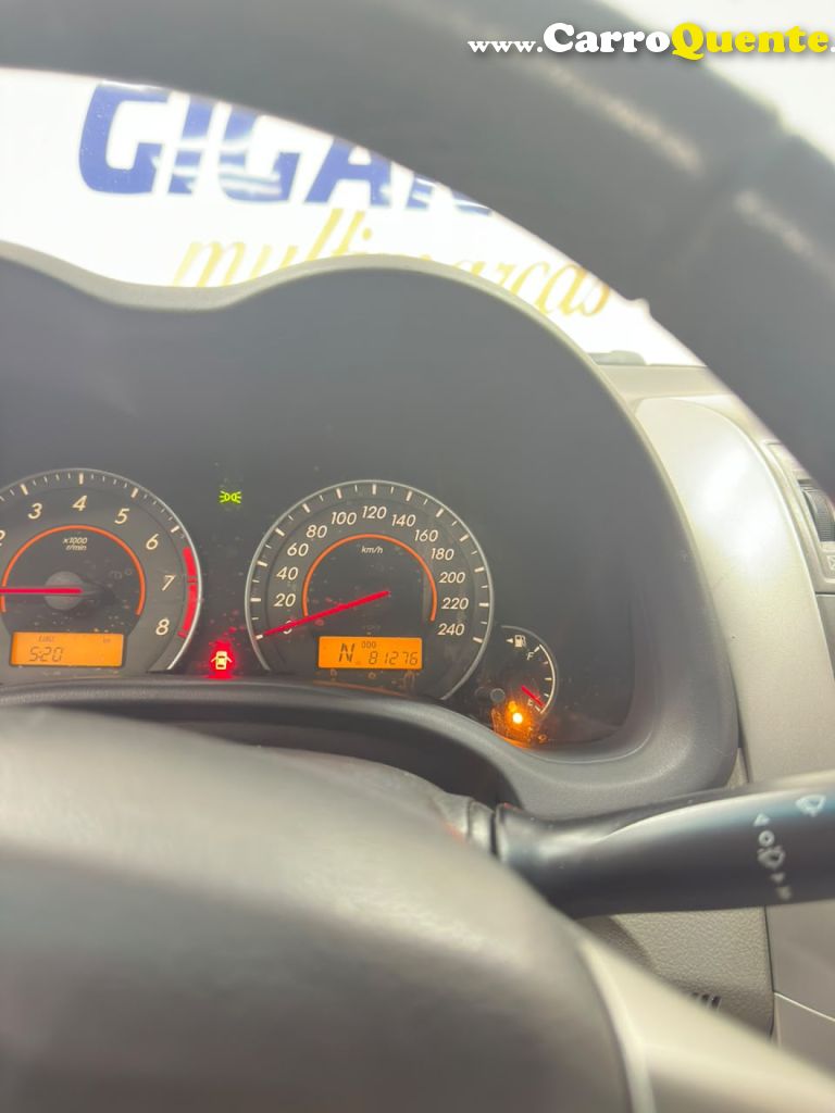 TOYOTA   COROLLA GLI 1.8 FLEX 16V  AUT.   PRATA 2014 1.8 FLEX - Loja