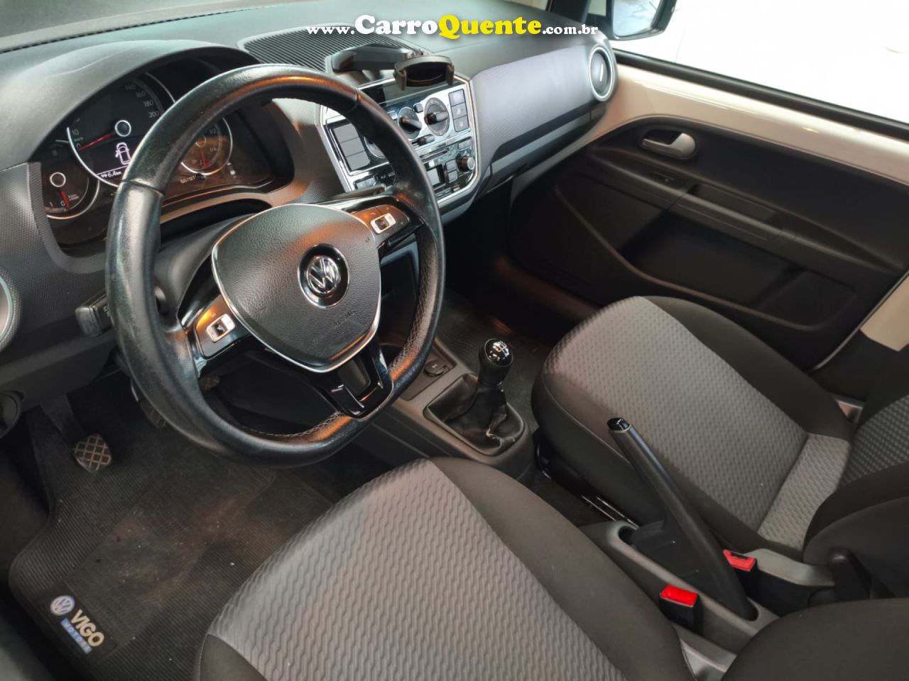 VOLKSWAGEN   UP! MOVE 1.0 TOTAL FLEX 12V 5P   BRANCO 2018 1.0 FLEX - Loja