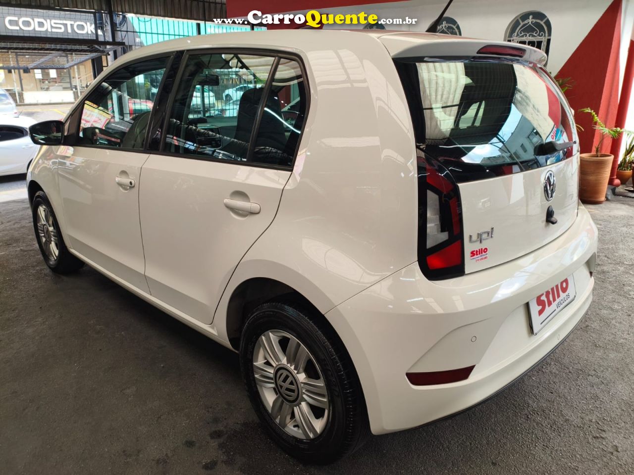 VOLKSWAGEN   UP! MOVE 1.0 TOTAL FLEX 12V 5P   BRANCO 2018 1.0 FLEX - Loja