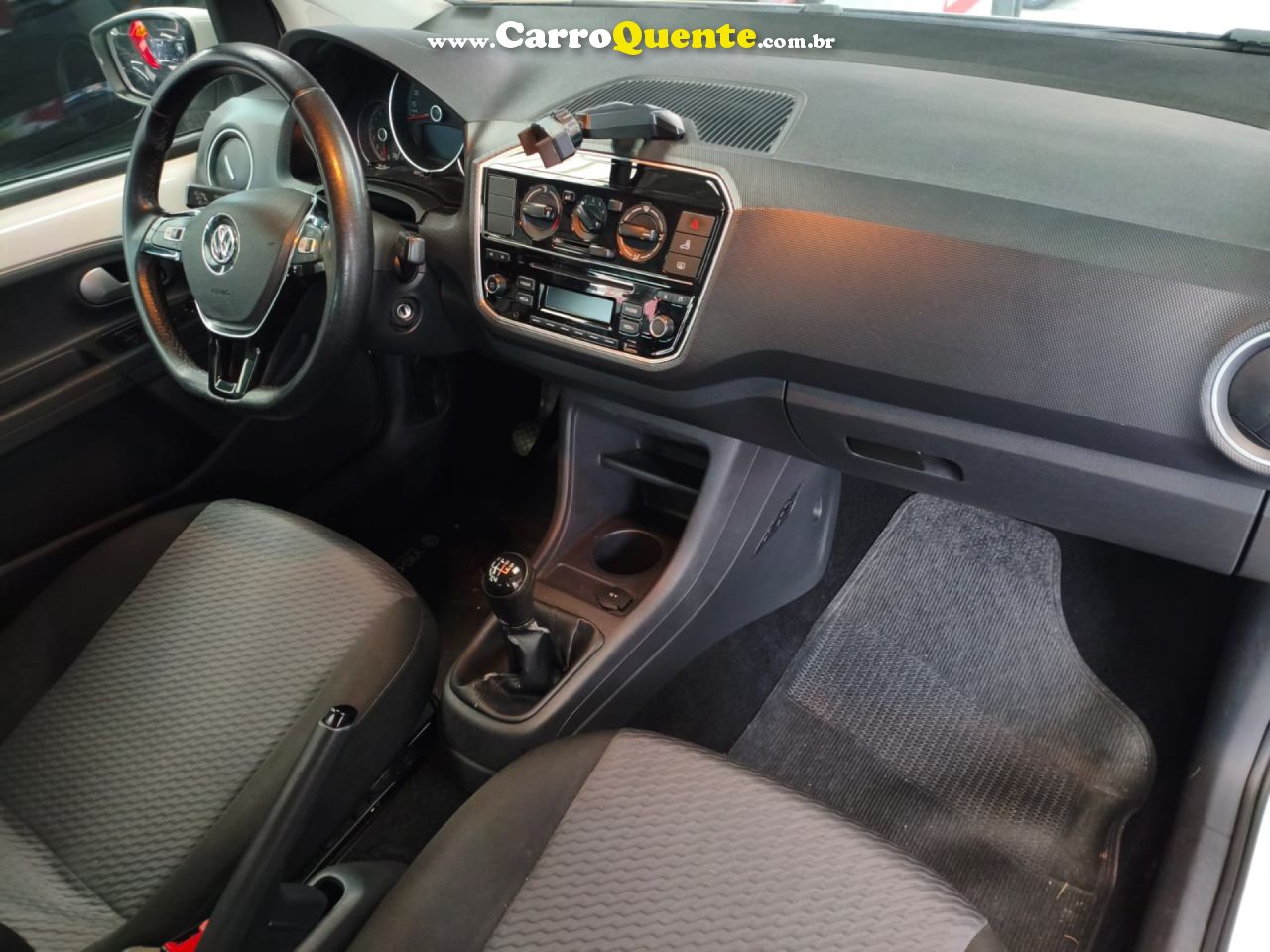 VOLKSWAGEN   UP! MOVE 1.0 TOTAL FLEX 12V 5P   BRANCO 2018 1.0 FLEX - Loja