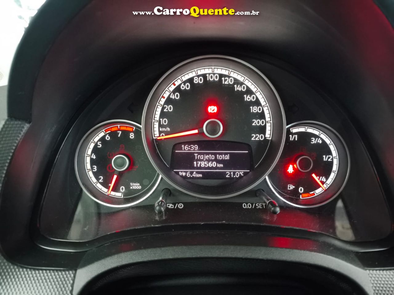 VOLKSWAGEN   UP! MOVE 1.0 TOTAL FLEX 12V 5P   BRANCO 2018 1.0 FLEX - Loja