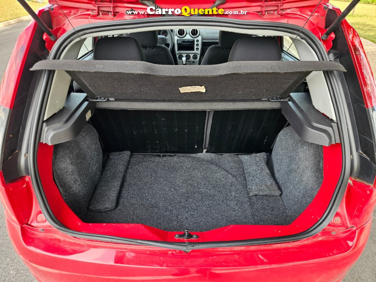 FORD   FIESTA SE 1.0 8V FLEX 5P   VERMELHO 2014 1.0 FLEX - Loja