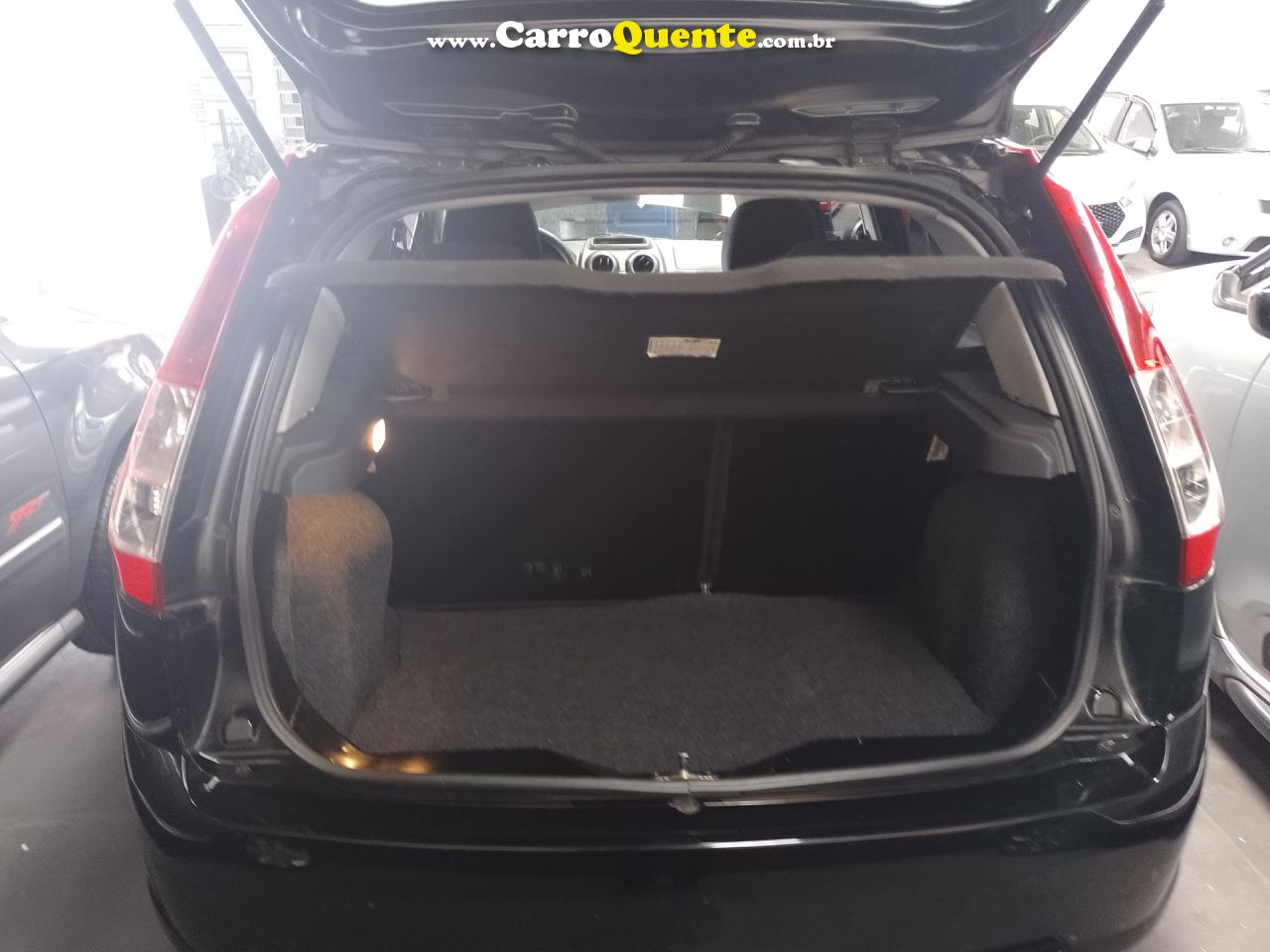 CHEVROLET   TRACKER MIDNIGHT 1.4 TURBO FLEX AUT.   PRETO 2019 1.4 FLEX - Loja