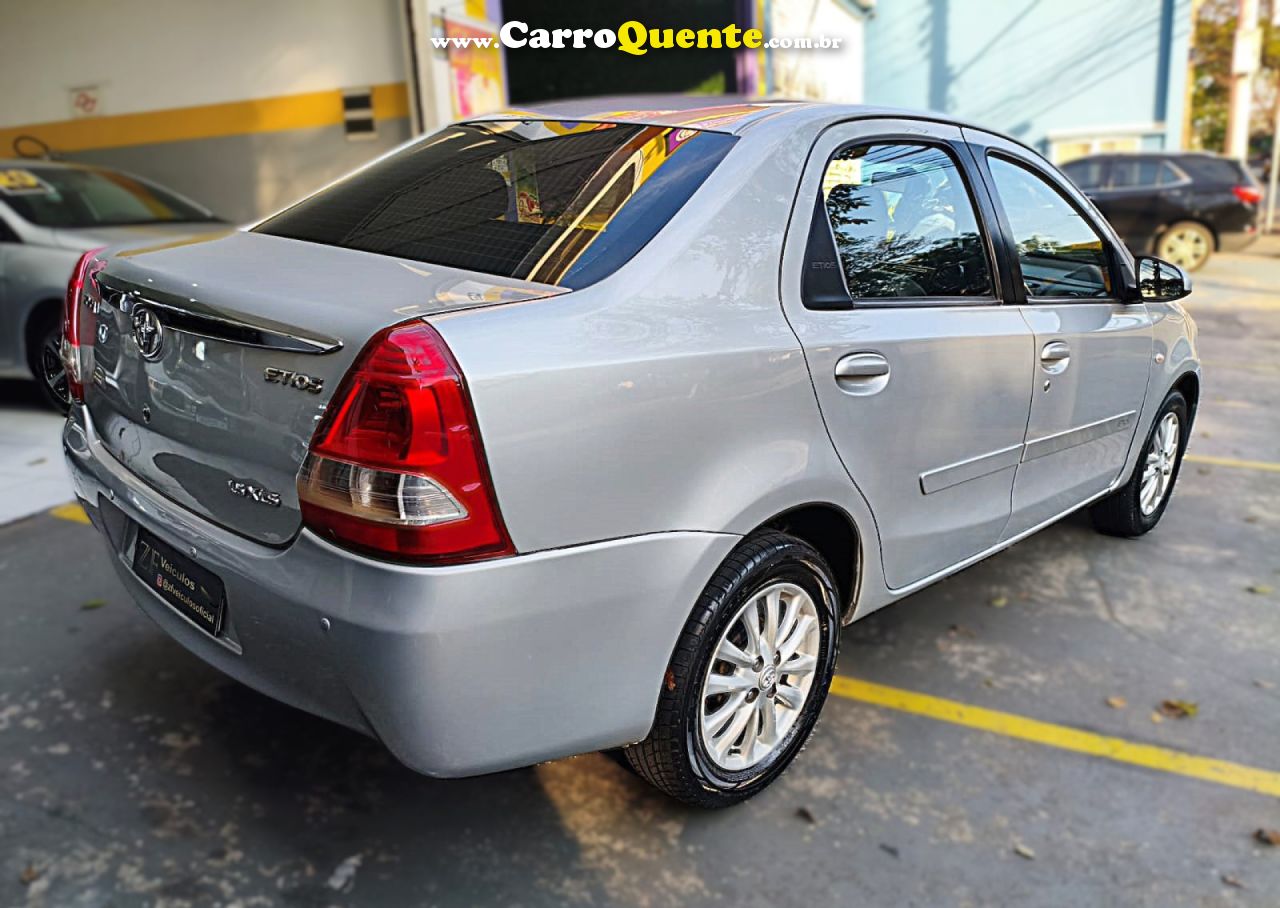 TOYOTA   ETIOS XLS SEDAN 1.5 FLEX 16V 4P MEC.   PRATA 2014 1.5 FLEX - Loja