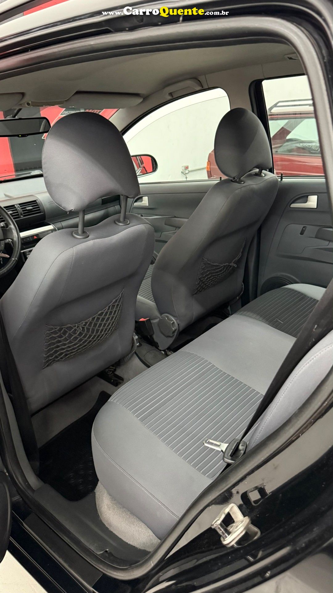 VOLKSWAGEN   SPACEFOX COMFORTLINE 1.6 MI T.FLEX 8V 5P   PRETO 2008 1.6 GASOLINA - Loja